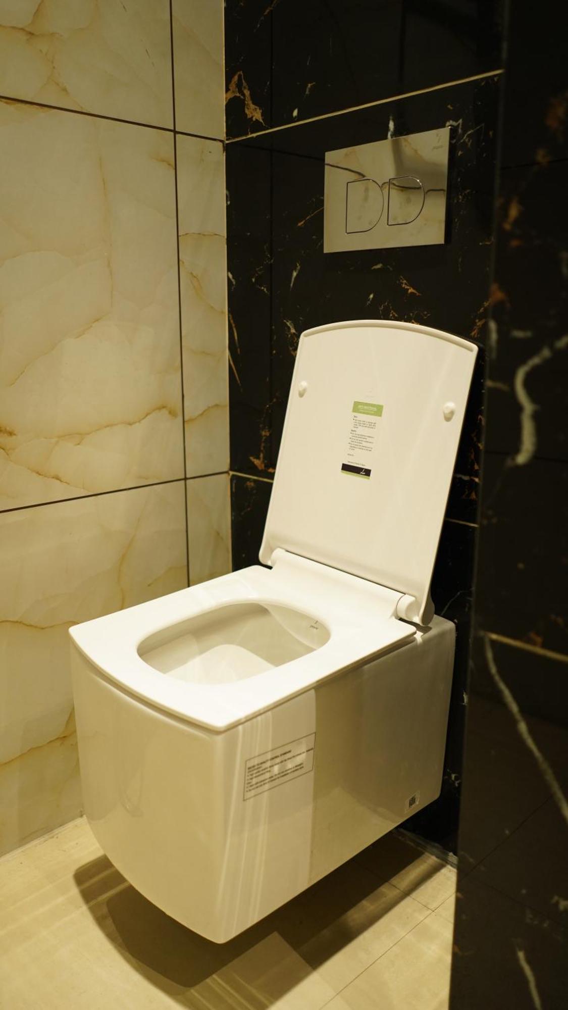 Hotel Silver Pearl Aligarh Bagian luar foto